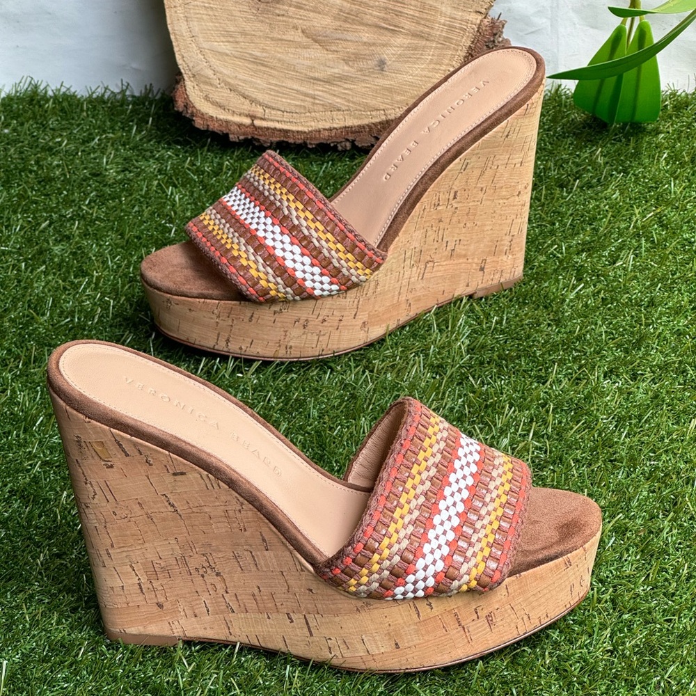 Veronica Beard
Dali Sand Suede Peep-Toe Wedge Platform Sandals size 5.5 women - Picture 7 of 13